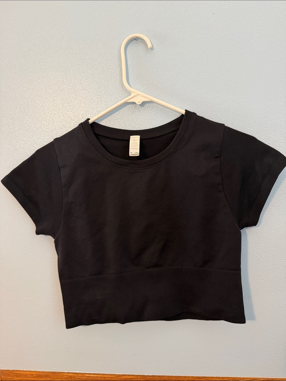 OFFLINE by Aerie Seamless Short Sleeve Athletic Crop Top Black Small S